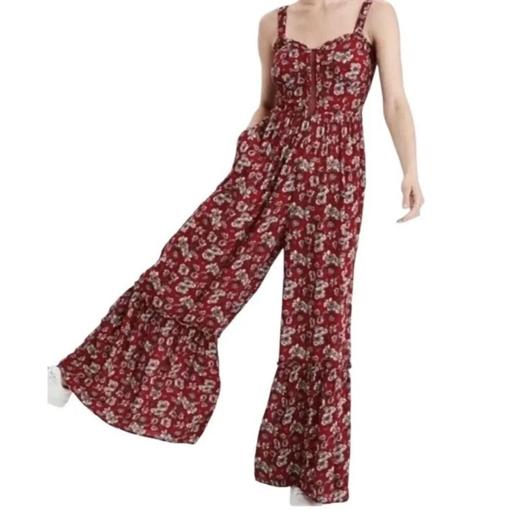 American eagle NWOT women’s red floral wide leg jumpsuit size 2